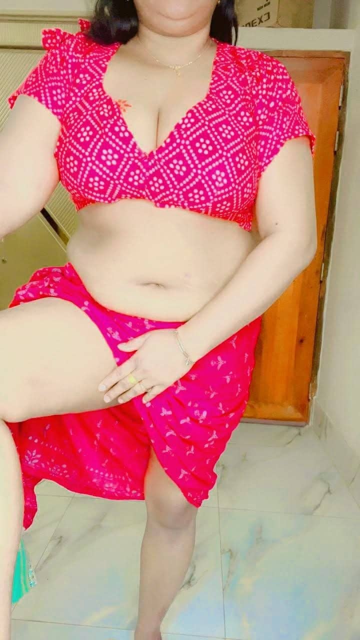 তানিশা প্রোফাইল ছবি